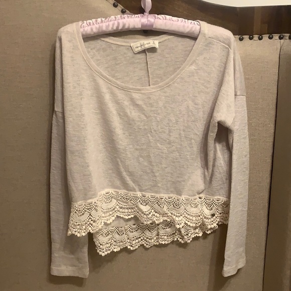 Abercrombie & Fitch Womens Top sz M Beige Dolman Sleeve Lace Trim Round Neck - Picture 10 of 11